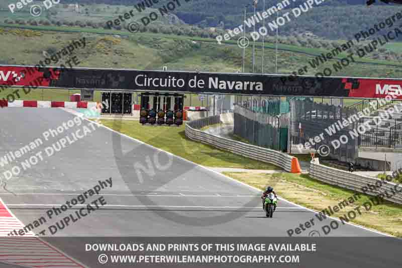 cadwell no limits trackday;cadwell park;cadwell park photographs;cadwell trackday photographs;enduro digital images;event digital images;eventdigitalimages;navarra;no limits trackdays;peter wileman photography;racing digital images;trackday digital images;trackday photos